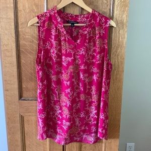 41 Hawthorn sleeveless top. Size XL. Pink/fuchsia/red floral print.